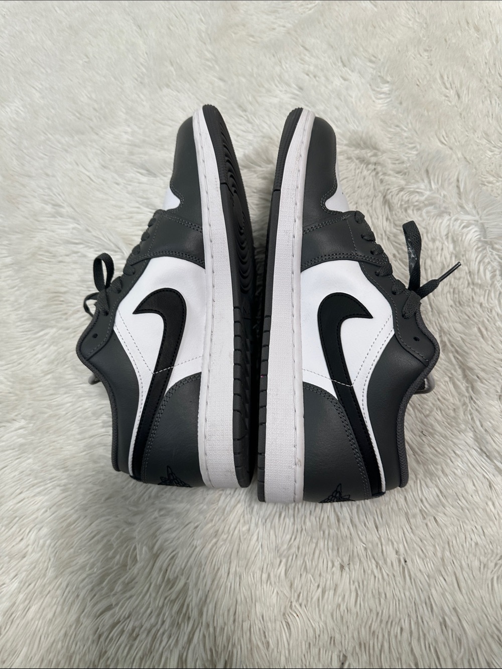 ❤️ Jordan 1 Low Iron Grey Shoe - Picture 5 of 7